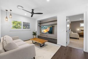 5 bed 5 bath stunner