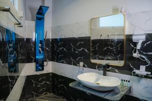 Fogy Ella Hotel