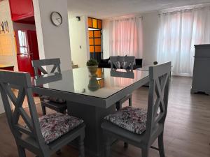 Casa amplia, cómoda y céntrica