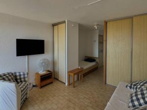 Studio à 50 m de la plage avec parking privé - FR-1-529-78