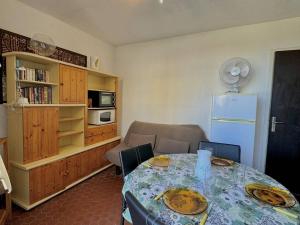 Appartement RDC - Accès Direct Plage, Terrasse, Parking Privé, Animaux Acceptés - FR-1-529-80
