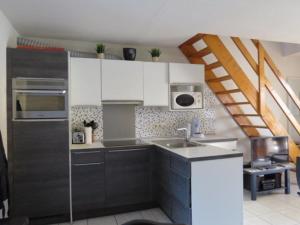 Maisonnette cosy avec terrasse, jardin, piscine et parking privé, à 1 km de la plage - 5 pers. - FR-1-529-208