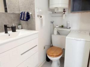 Appartement familial proche plage avec piscine collective - FR-1-529-269