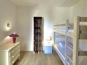 Appartement T2 avec Terrasse, Climatisation et Parking à 300m de la Plage au Barcarès - FR-1-529-258