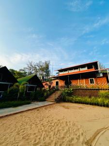 Taya Beach Front