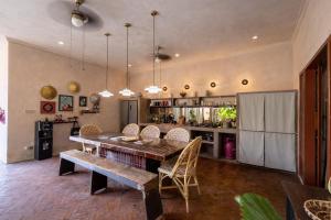 Villa Chocolate by Hostii