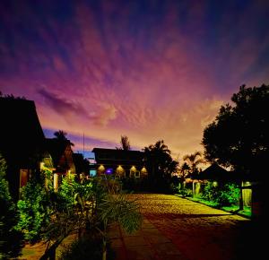Taya Beach Front