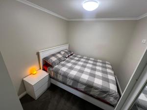 Happy Haven Lodge II Private Double Room for Couple, Cozy Shared Apartment for Female only