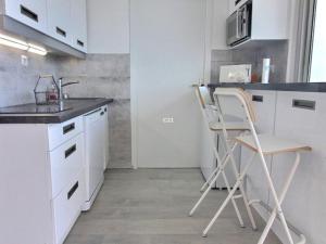 Superbe T2 moderne avec WIFI et parking privé à Canet Plage - FR-1-696-61