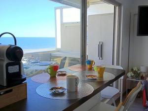 Superbe T2 moderne avec WIFI et parking privé à Canet Plage - FR-1-696-61