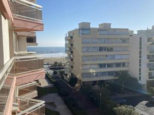 Deux-pièces expo sud, terrasse, 4 pers, bord de mer - FR-1-696-96