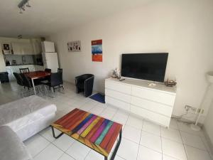 Appartement moderne 3 pièces sur marina pour 6 personnes - FR-1-696-98