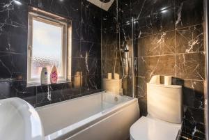 Spacious 3-Bed Home for 8 | Free Parking & Garden