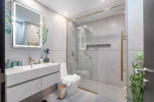 Free housekeeping visits during your stay - StayShort - Calm 1-Bedroom with Relaxing Balcony in Liwan