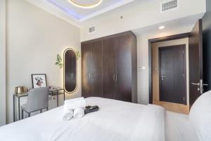 Free housekeeping visits during your stay - StayShort - Calm 1-Bedroom with Relaxing Balcony in Liwan