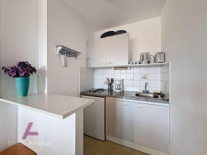 Appartement T2 cabine - 4 pers, balcon, parking - FR-1-857-66