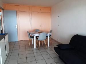 T2 rénové face mer avec balcon au Canet-Plage, 4 pers - FR-1-696-127