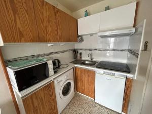 Appartement 4 personnes à 50m de la plage - FR-1-837-81