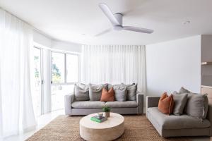 Serenity Noosa - 2 bedroom apartment to relax in style with pool and view.