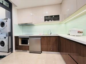 The Legend Apartment-Sunhometel