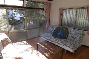 House in green valley, 9 people, garden, parking