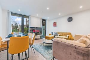 Luxury 2BR Apartment in Tower Hill with Air Condition