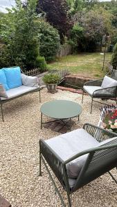 Snug cottage in the heart of the South Downs