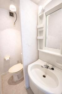 2 Dotonbori 5min Stay Kuromon Market 1min Nipponbashi 3min