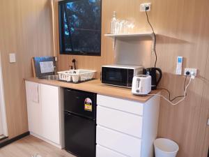 Auburn Vale Cottage by Tiny Away