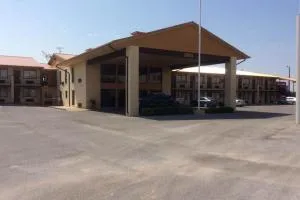 Days Inn by Wyndham Abilene - Abilene