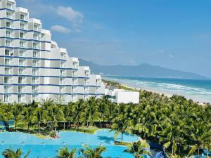 Arena Oceanview Cam Ranh - Infinity swimming pool