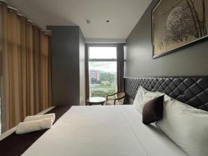 Capitol Central Hotel and Suites