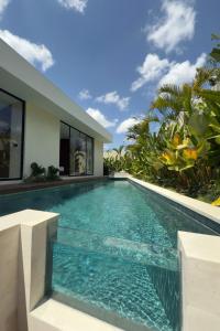 Villa Kina - Tropical 2BR Villa with Pool and Billiard