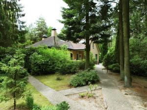 Quaint Villa in Doornspijk with Swimming Pool