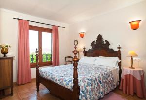 Modern Villa with Private Pool in Muro 300 m²