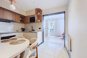 2 rooms design Arts and Crafts