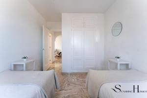 Seaview Retreat Apartment with Pool 2