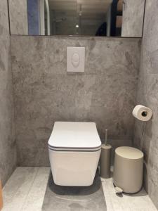 Njord Glass Cabin with Forest View