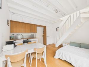 Appartement pour 4, piscine, mer à 150 m