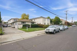 Modern 2BR Unit with Covered Parking in Santa Clara apts