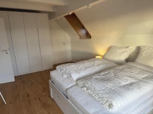 Ferienhaus mit Pool und Aussicht 20 min von Stuttgart Flughafen und Messe