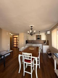 Bellevue Mare Luxury Apartments - by TA Leut Agency