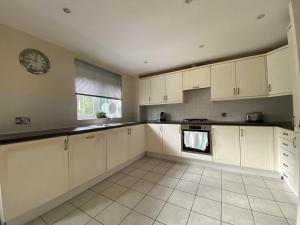 Spacious Bracknell Four Bedroom House