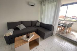 The contemporary of the port