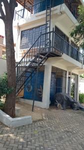 Kels Place RundaT inyTower House 2 beds, 2 guests