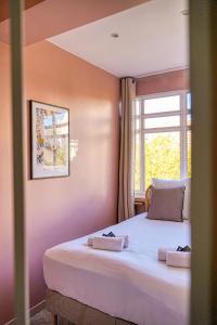 2-Bedroom Air-Conditioned Apartment in the Heart of Paris 17th