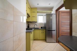 Warszawa Wola Center 3-Bedroom Apartment by BookingHost