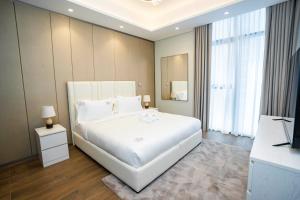 Luxury 1BR in Nobles Tower Business Bay