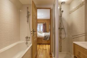 Ferme d Aristide - Chalet 160m2 Calme Sauna Vue Bus Train 250m