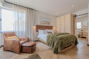 StayBOL Luxury Sea View Apartment